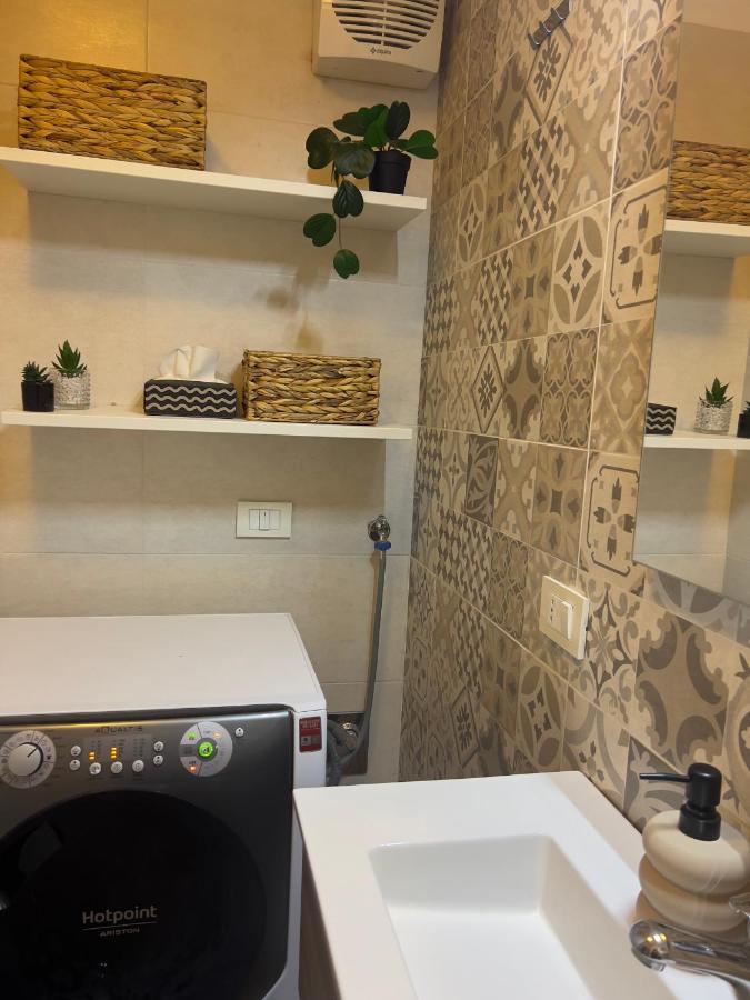 Regina Milano In Porta Romana 3 - Sky Tv, Wifi & Breakfast Boxアパートメント エクステリア 写真